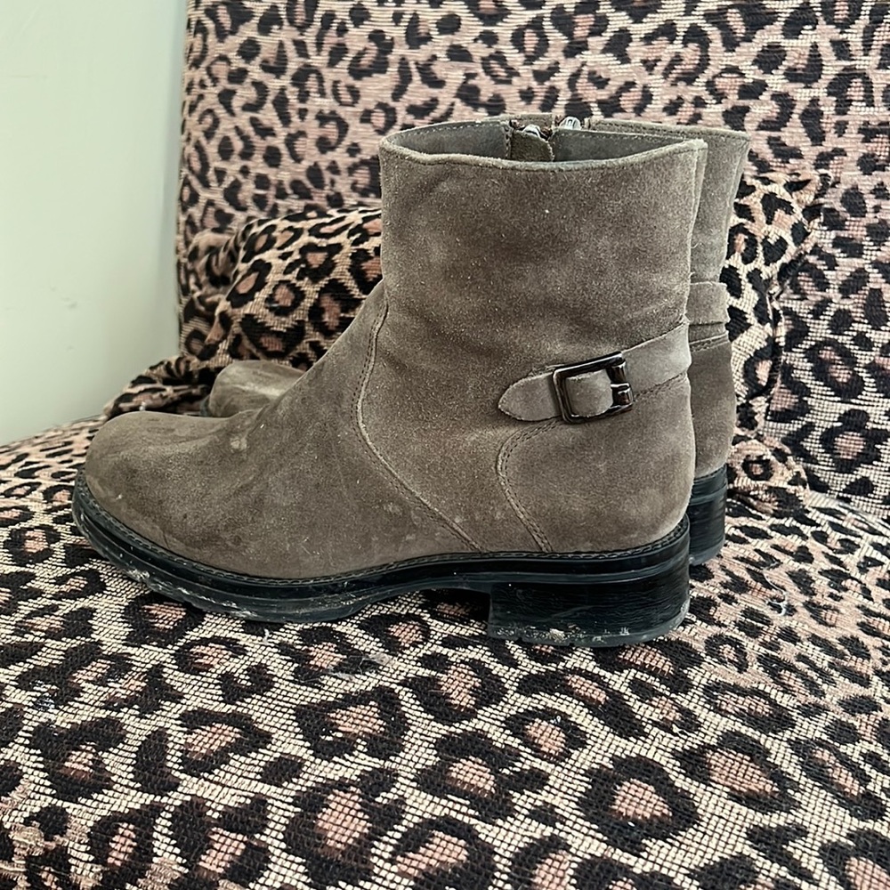 Suede ankle boot